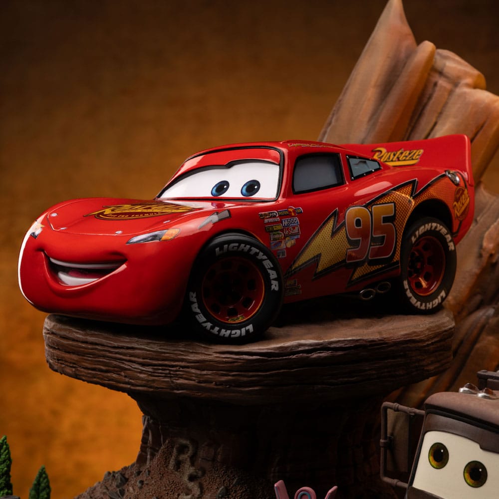 Iron Studios 1/10 Deluxe Art Scale Limited Edition Cars Statue of Lightning McQueen & Tow Mater