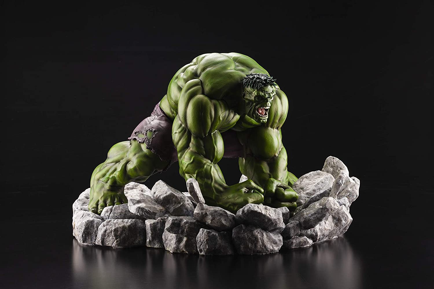 Kotobukiya ARTFX Premier Series 1/10 Scale Statue of Hulk from Marvel Comics
