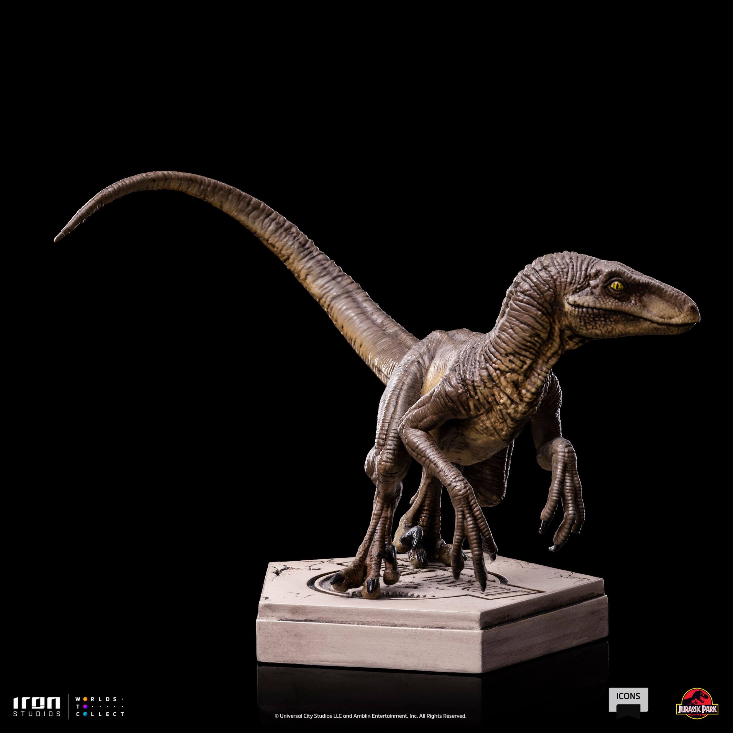 Iron Studios Iconic Jurassic Park Velociraptor Statue - Stylish Collectible