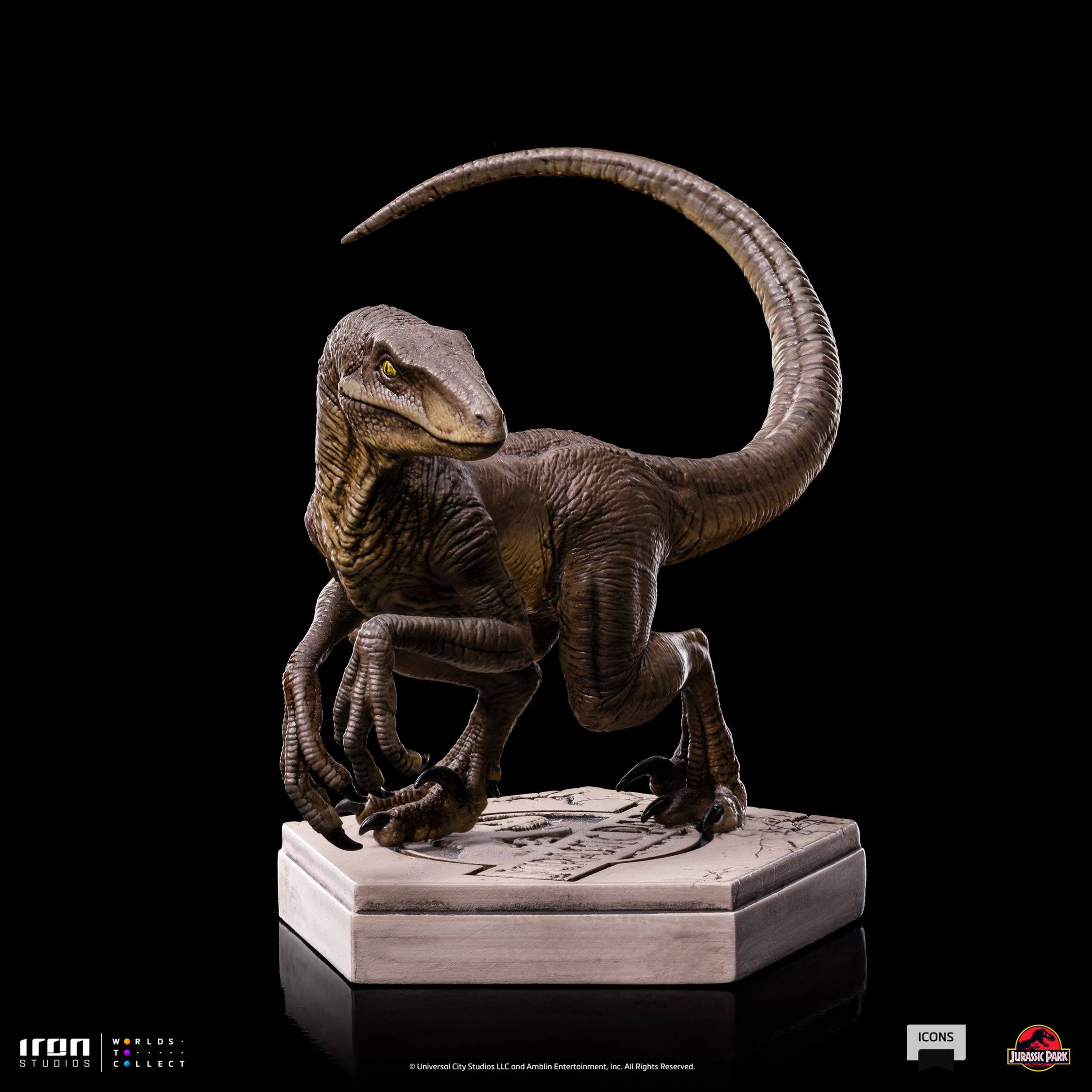 Iron Studios Iconic Jurassic Park Velociraptor Statue - Stylish Collectible