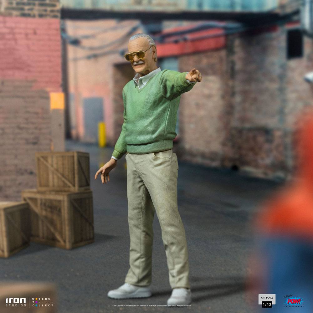 Iron Studios Marvel Collectible 1/10 Art Scale Statue of Stan Lee in His Legendary Years