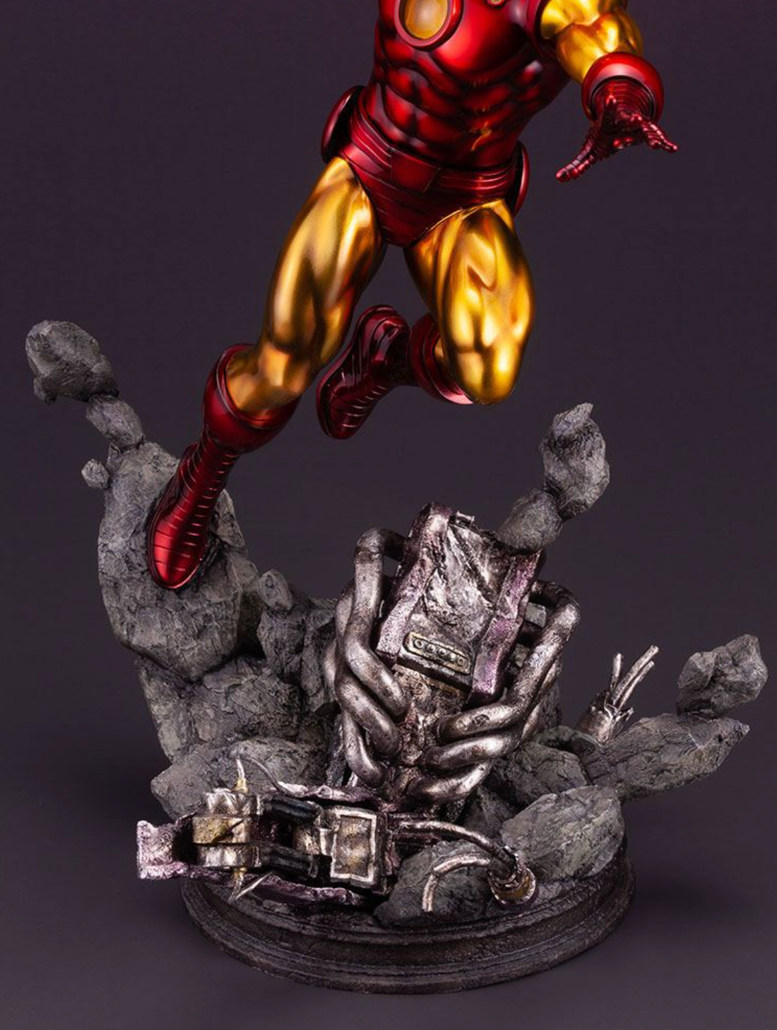 Kotobukiya High - Quality Avengers Fine Art Statue - Dynamic Iron Man