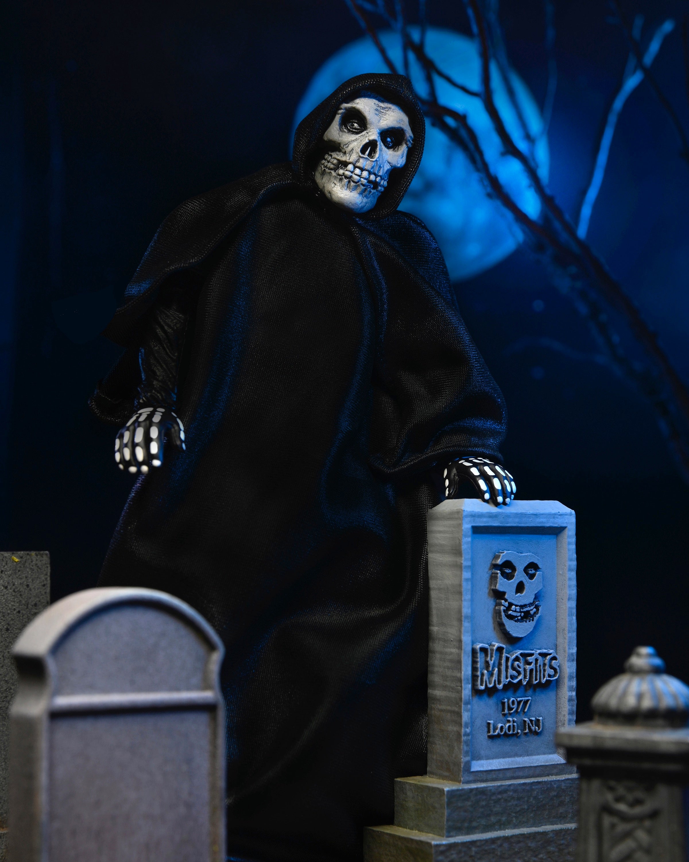 Ultimate 7-Inch Scale Misfits Fiend Action Figure with Cool Accessories