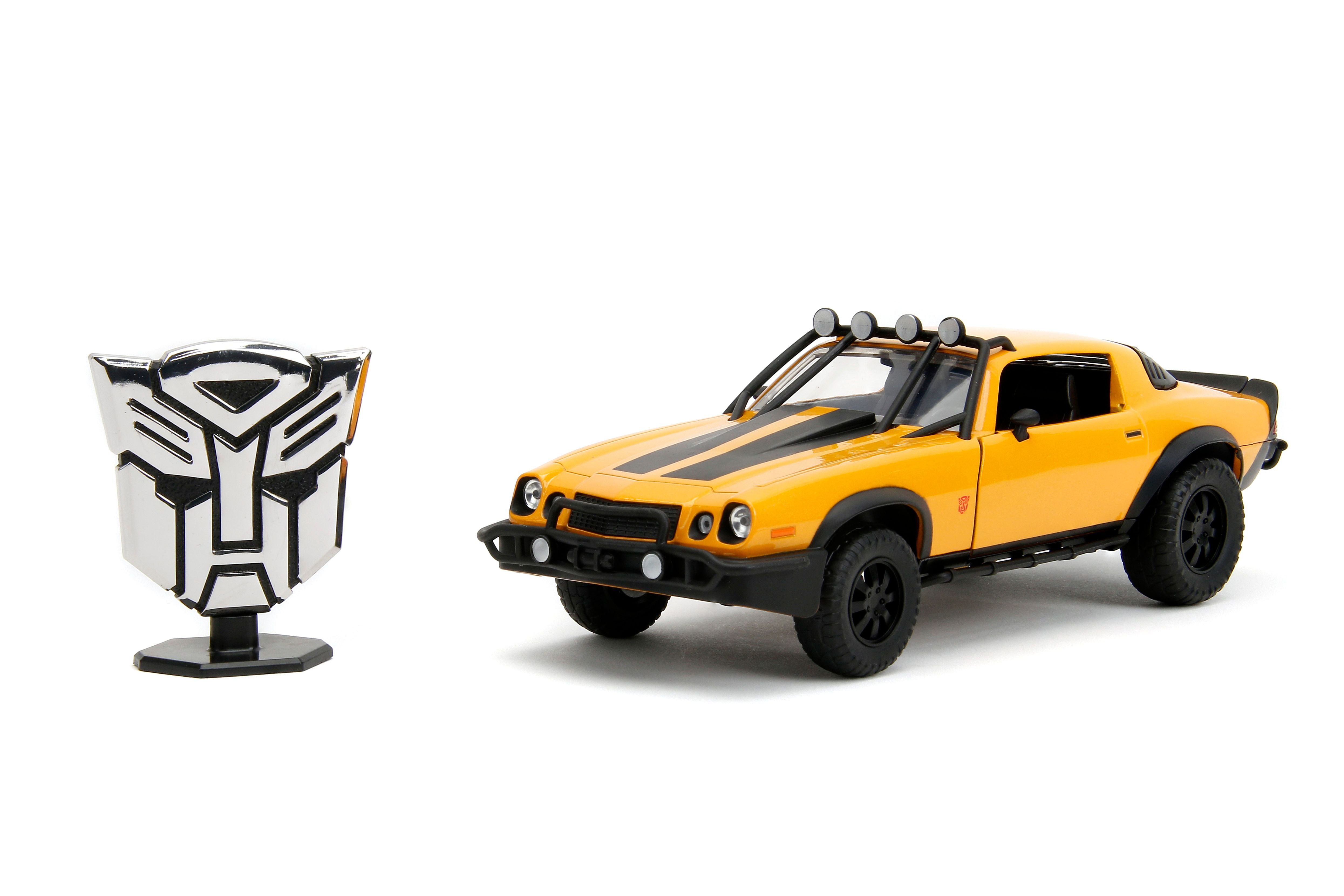Jada Toys 1:24 Scale Die - cast Transformers Rise of the Beasts Badge - adorned Bumblebee Replica